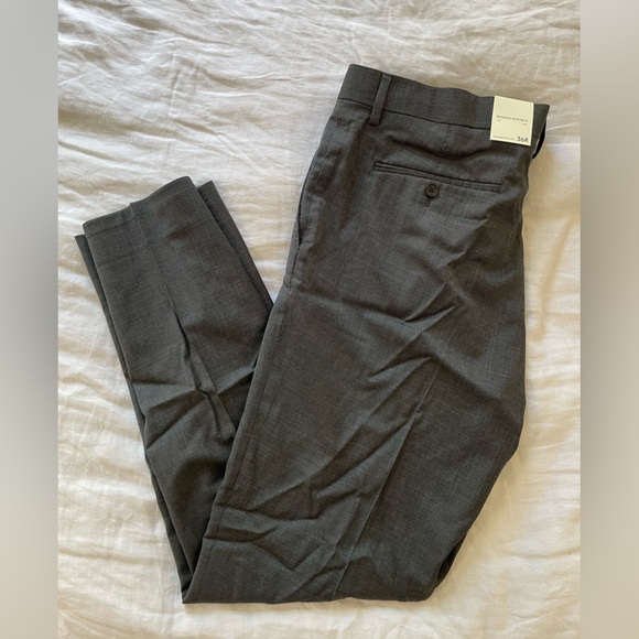 Banana Republic | Signature Italian Nailhead Suit Pants in Gray | 36R - Picture 4 of 6